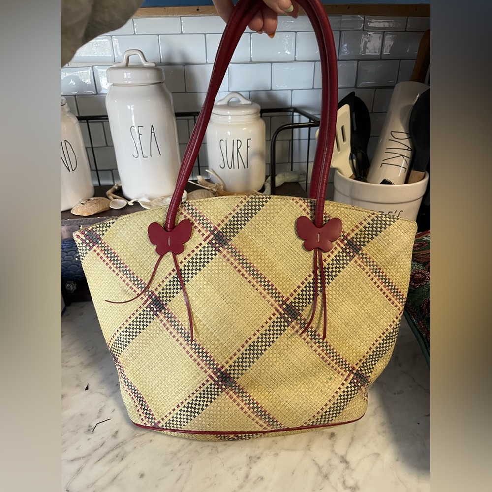Etienne Aigner vintage straw Plaid Tote with Red Handles and butterfly detail - Picture 2 of 6
